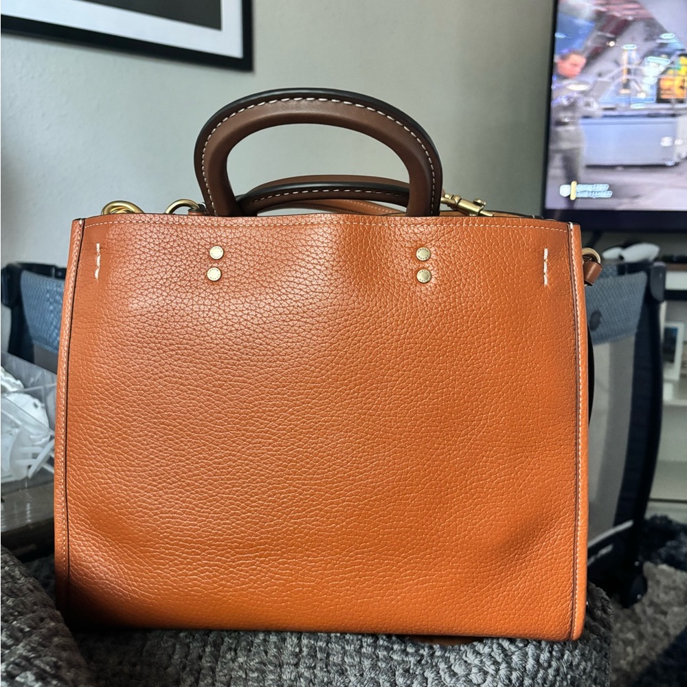 Coach Rogue 30 amber color block - Picture 3 of 10